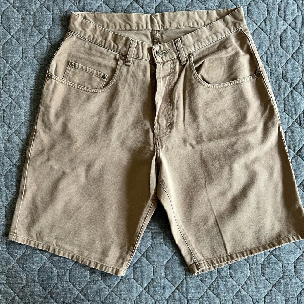 Vintage GAP women’s button fly khaki shorts - size 32